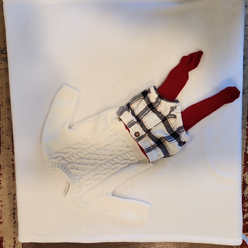 Carter's sweater with shorts and tights - size 3 mos